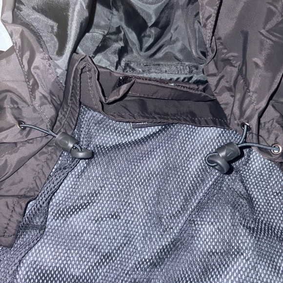 Nike Men's Black Windbreaker Jacket - Picture 5 of 8